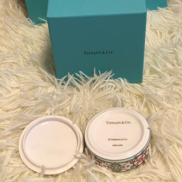 Tiffany & Co. Porcelain Jewelry Box (Free Dior Lip Glow & Mystery item) - Picture 8 of 14